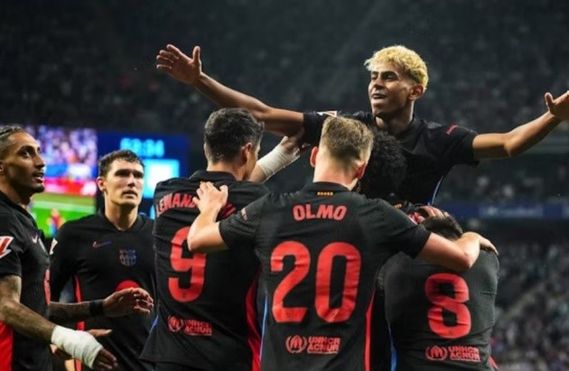 Barcelona ăn mừng chức vô địch La Liga 2024/25 đầy thuyết phục