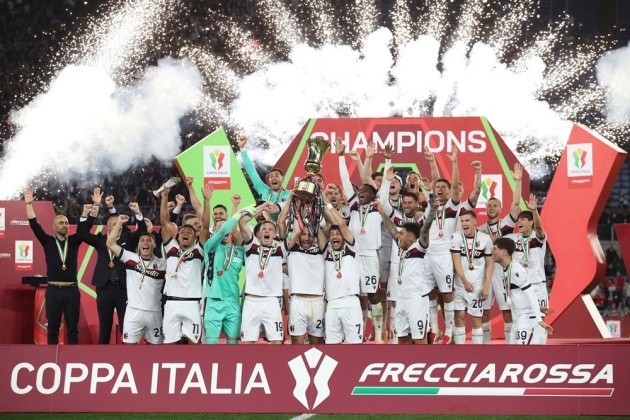 Bologna đánh bại AC Milan để vô địch Coppa Italia 2025, giải cơn khát 51 năm.