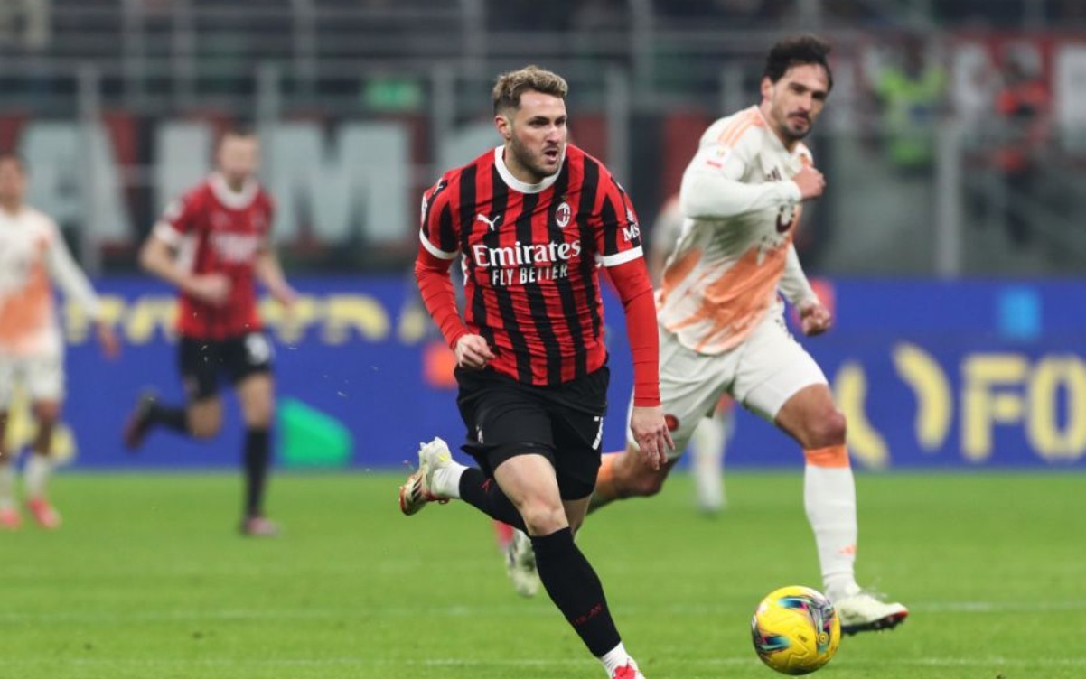Cầu thủ AC Milan tập trung chuẩn bị cho trận đấu quan trọng gặp AS Roma