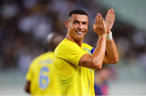 Cristiano Ronaldo ăn mừng bàn thắng trong màu áo Al Nassr