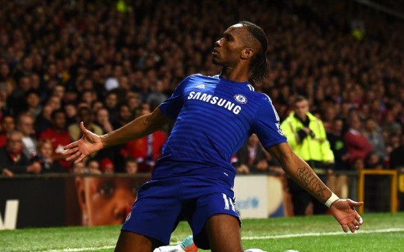 Didier Drogba ăn mừng chức vô địch Champions League 2012 cùng Chelsea