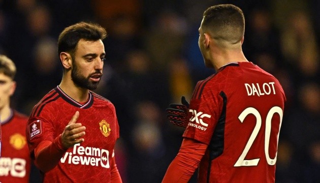 Diogo Dalot tập luyện hồi phục chấn thương trước trận chung kết Europa League giữa Man Utd và Tottenham