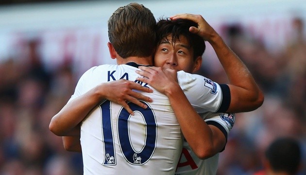 Harry Kane và Son Heung-min thể hiện tình bạn thân thiết sau danh hiệu Bundesliga
