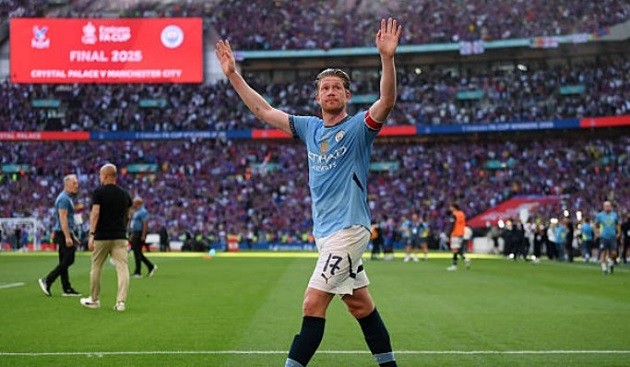 Kevin De Bruyne thể hiện sự thất vọng sau trận thua chung kết FA Cup của Man City