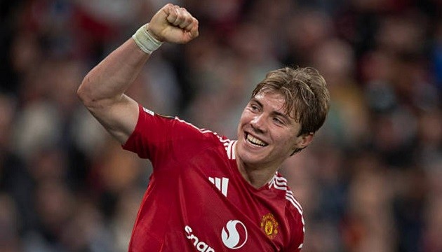 Manchester United rất cần một danh hiệu để cứu vãn mùa giải 2024/25
