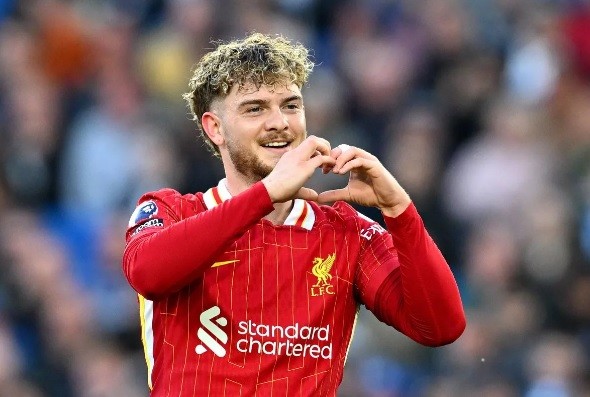 Tiền vệ trẻ Harvey Elliott có màn trình diễn xuất sắc với bàn thắng và kiến tạo.